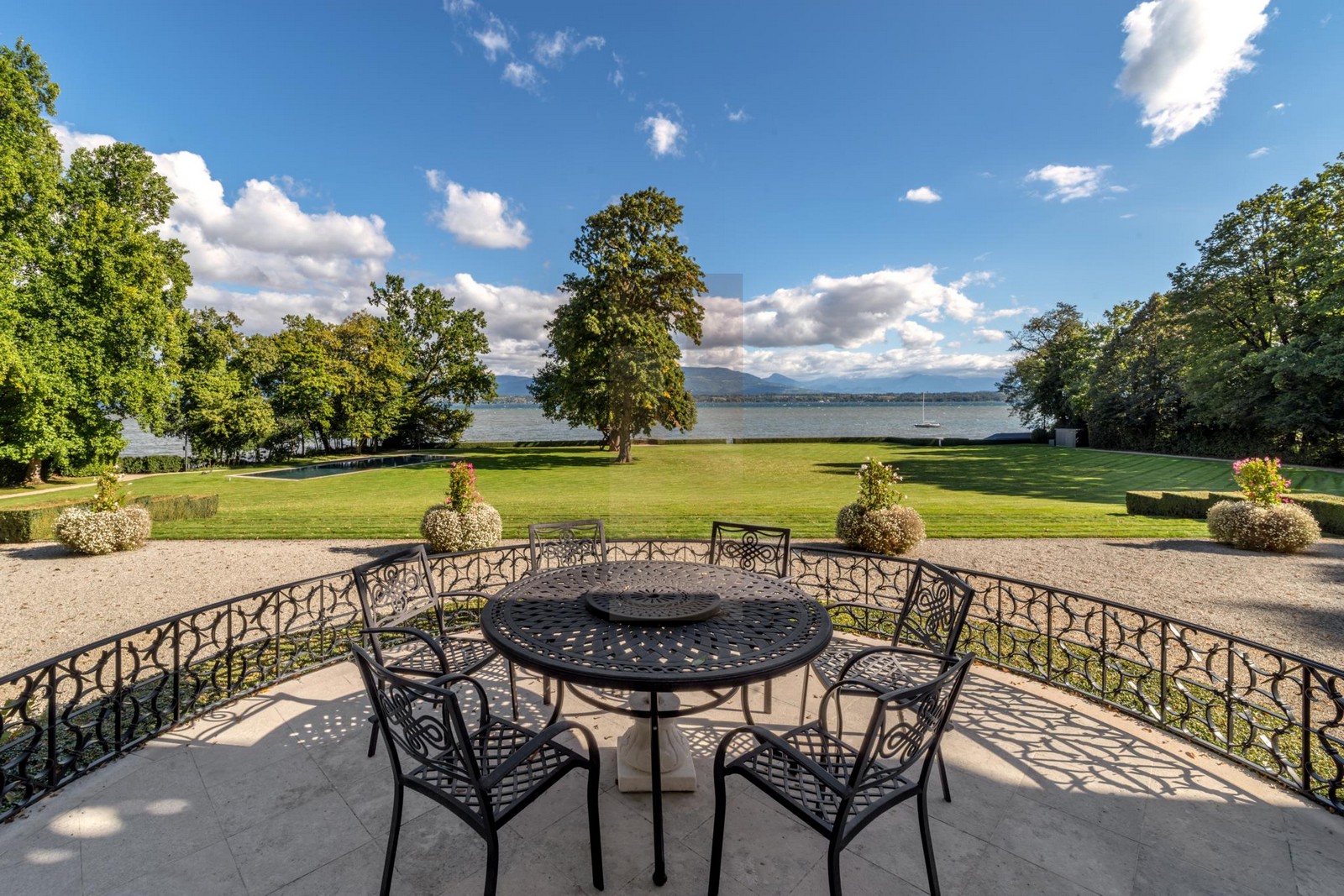 Magnificent waterfront mansion